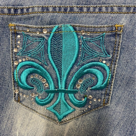 Dereon by Beyoncé Ladies Straight Leg Jeans Size 11/12 Embellished Fleur de Lis - Picture 7 of 9